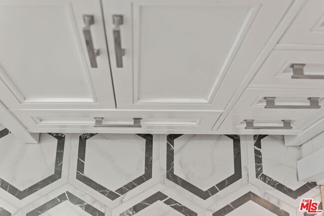 Building Photo - 1224 N Ogden Dr