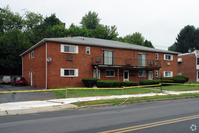 Bldg 715 - Dixon Garden Apartments