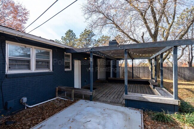 Building Photo - 6002 E 8th St N