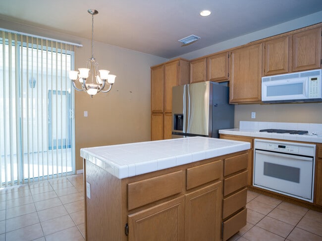 Building Photo - 42222 Revere St