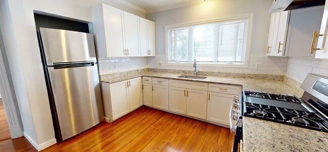 Building Photo - 173 Springvale Ave
