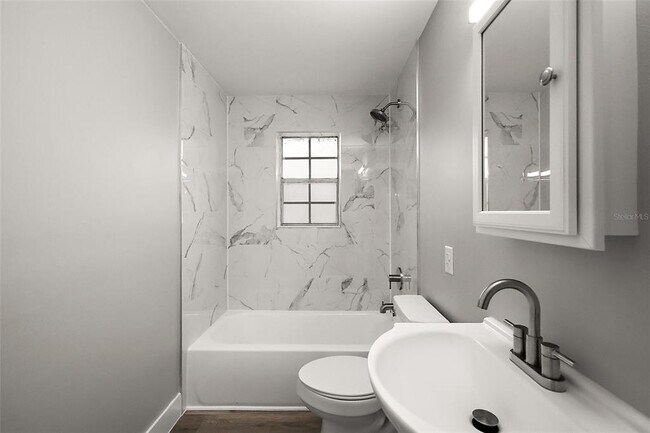 Building Photo - 420 S Palmetto St