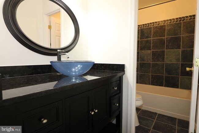 Building Photo - 20404 Shadow Oak Ct