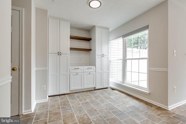 Building Photo - 8125 Gray Stone Ln