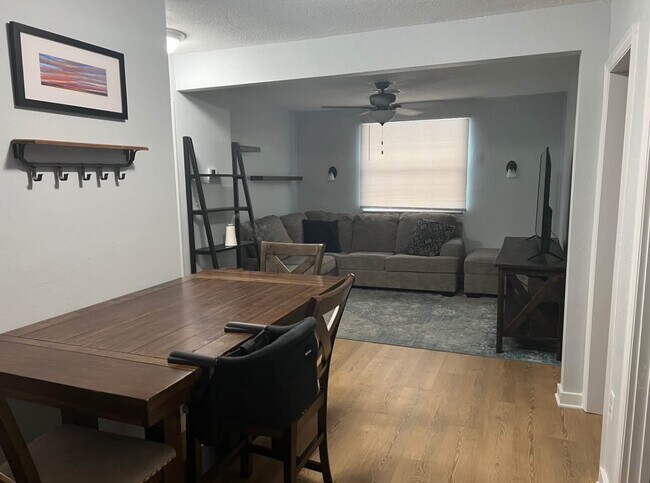 Building Photo - 1212 Doris Ave