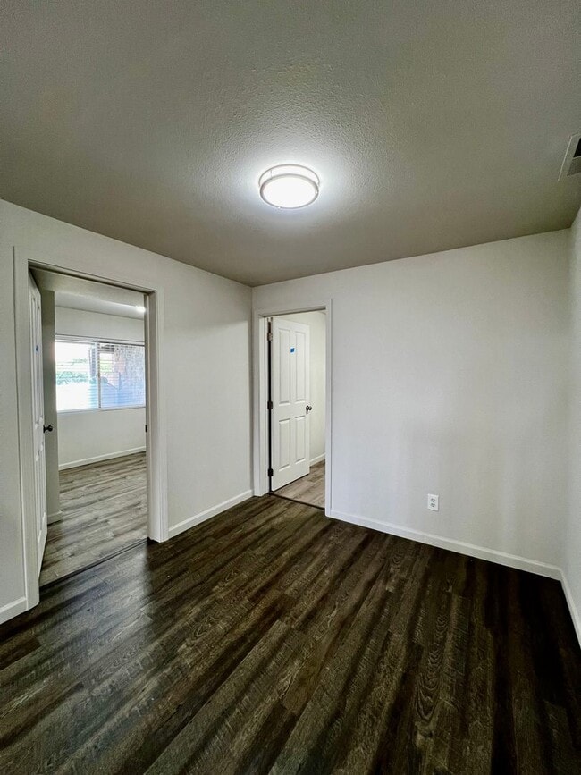Building Photo - 5204 Roza Hill Dr