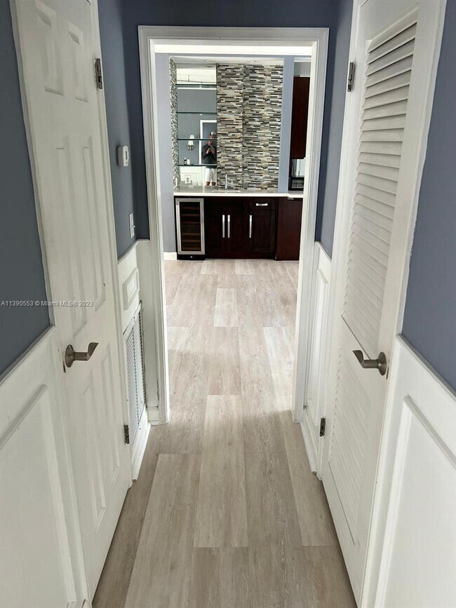 Building Photo - 9910 Collins Ave