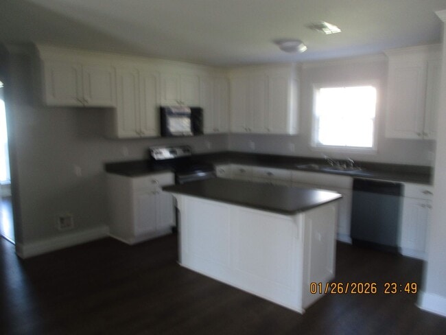 Building Photo - 160 Alder Dr