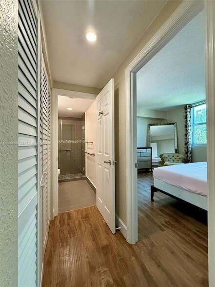Building Photo - 7501 E Treasure Dr
