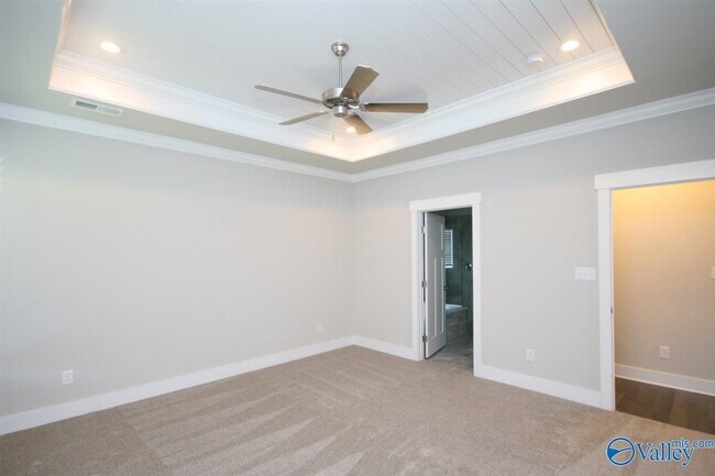 Building Photo - 707 Sluice Dr SW