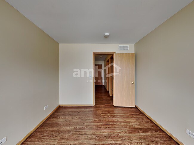 Building Photo - 1708 Lake Pointe Ct