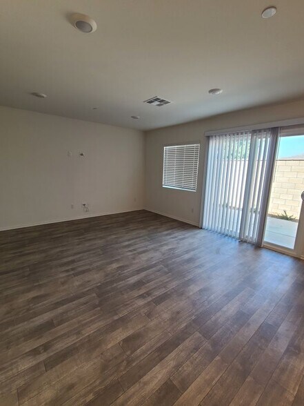 Building Photo - 30540 Altima Ct