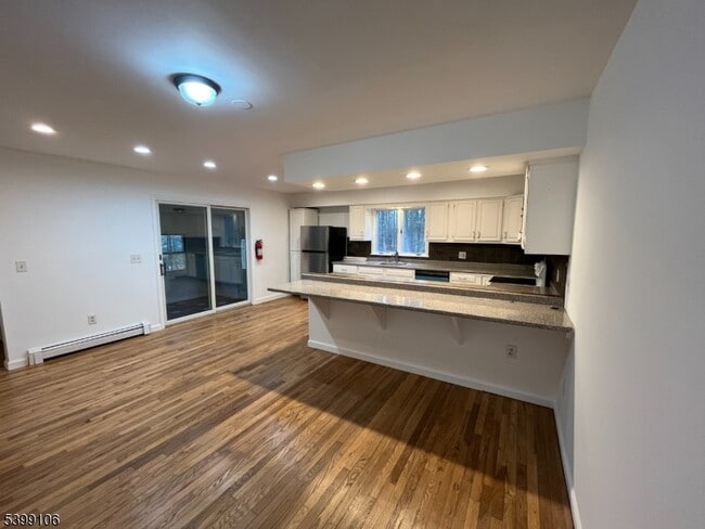 Building Photo - 430 Deerfield Ln