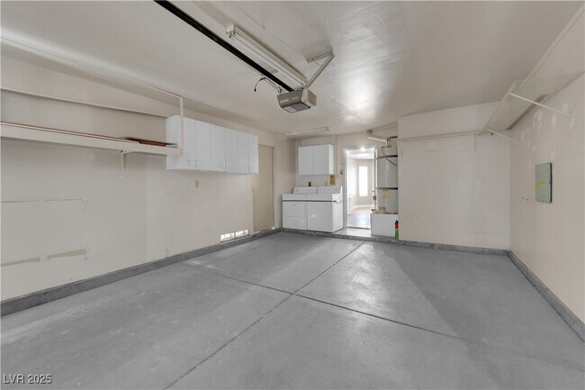 Building Photo - 2830 Belleza Ln