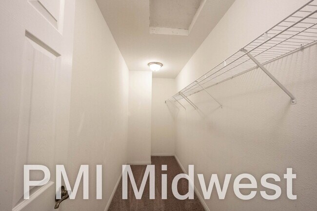 Building Photo - 18058 Cristin Way