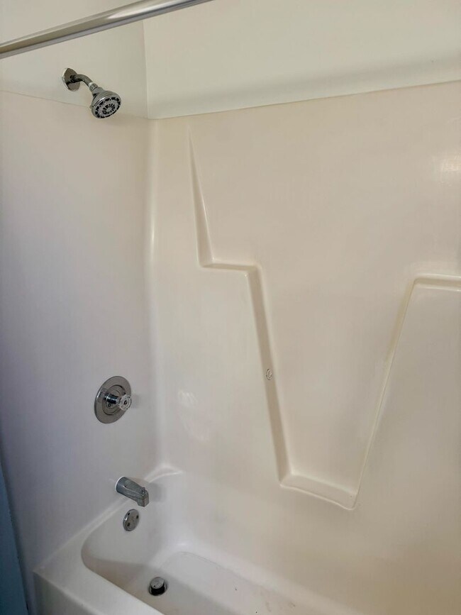 Building Photo - Fully Updated Duplex in Blacksburg