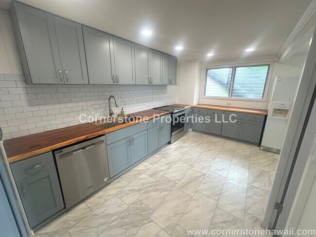 Building Photo - 805 Alewa Dr