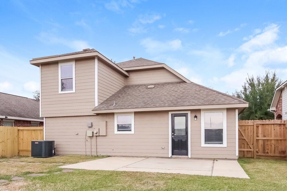 Building Photo - 5326 Rio Dr