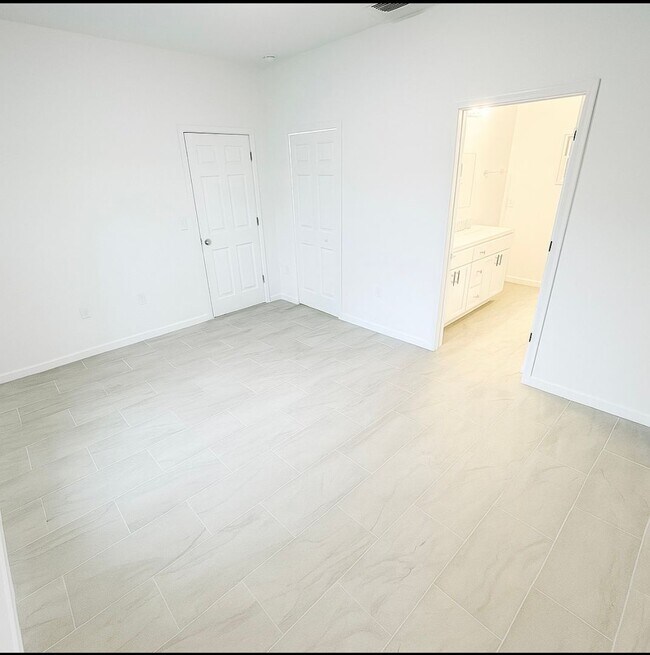 Building Photo - Brand New 3 Bed / 2 Bath Rental in Cape Coral – $1,950/M