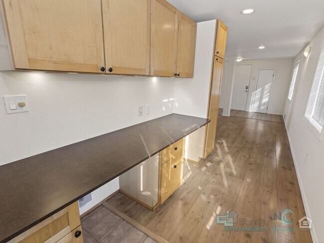 Building Photo - 849 1st Ave