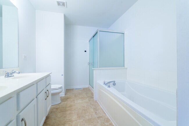 Building Photo - 261 Springbrook Trail S