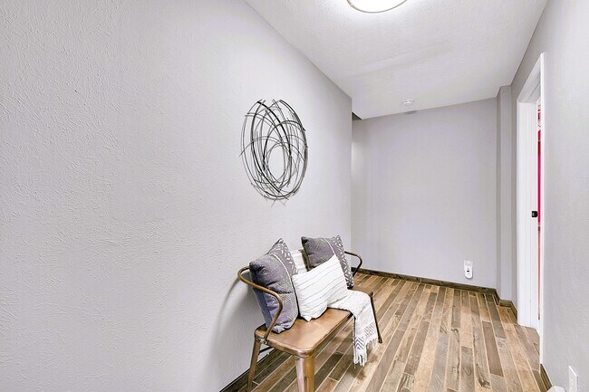 Building Photo - 28585 Evergreen Manor Dr