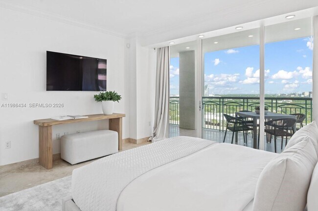 Building Photo - 3400 SW 27th Ave