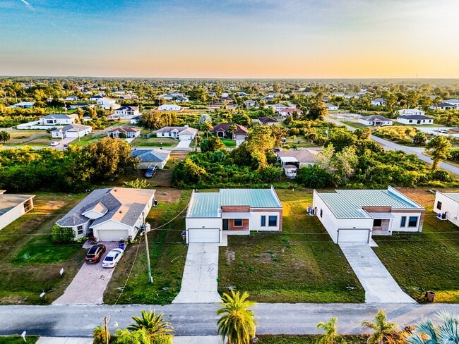 Building Photo - 2915 65th St W