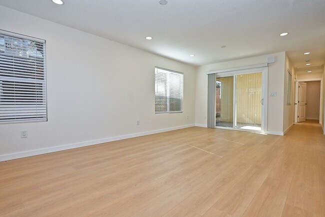 Building Photo - Stunning Brand-New 2BR/2BA Private ADU – Union City