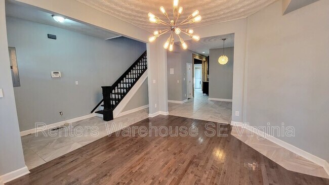 Building Photo - 1026 25th St