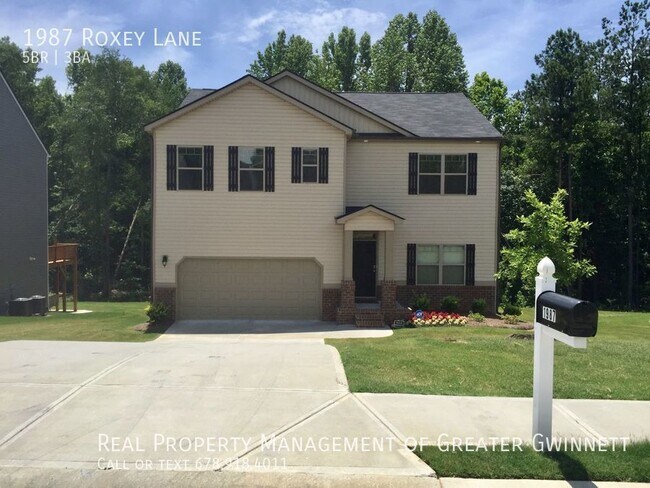 Primary Photo - Spacious and Beautiful 5 bedroom Home!