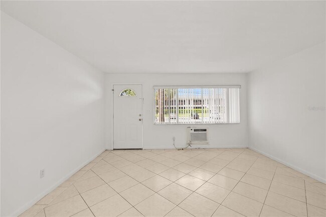 Building Photo - 2353 Shelley St