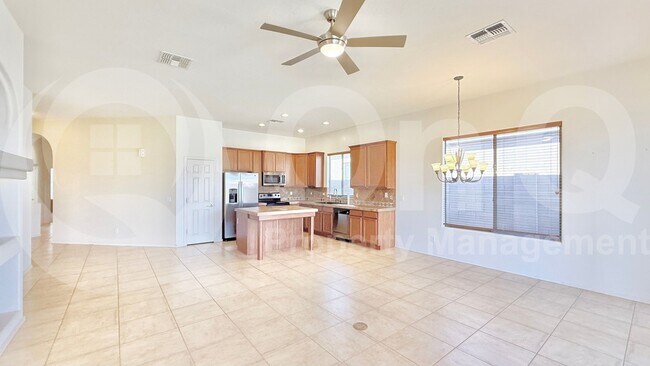 Building Photo - 3027 W Cottonwood Ln