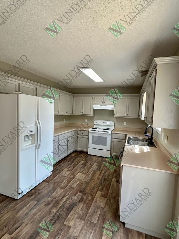 Building Photo - 19 Oak Grove Ln NW