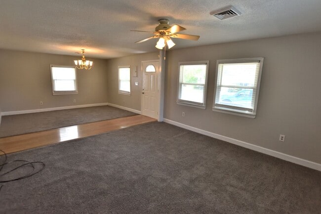 Building Photo - 626 Woodland Ave