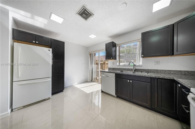 Building Photo - 6110 SW 129th Pl