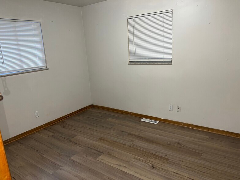 Bedroom - 1390 Forest Glen Dr