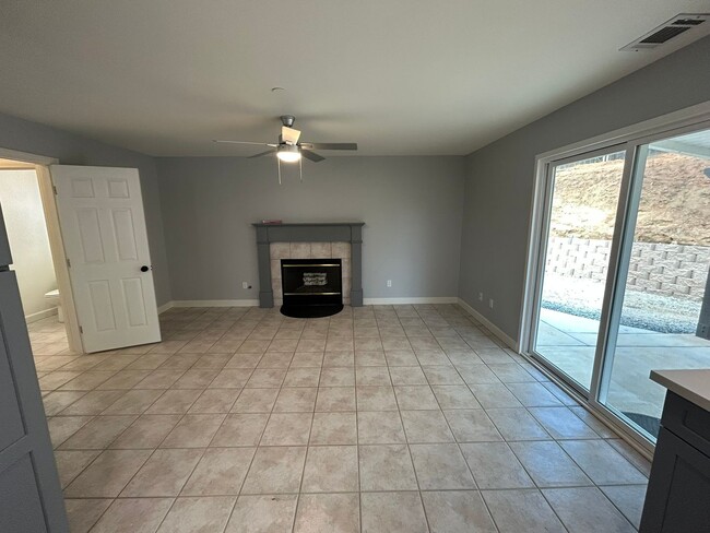 Building Photo - Charming Renovated Home in Vista, CA – Cul...