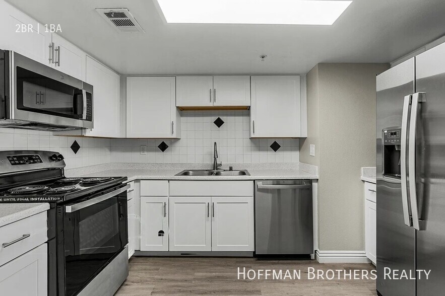 Building Photo - 32450 Candlewood Dr