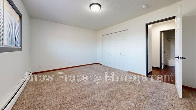 Building Photo - 215 E Arbor Ave