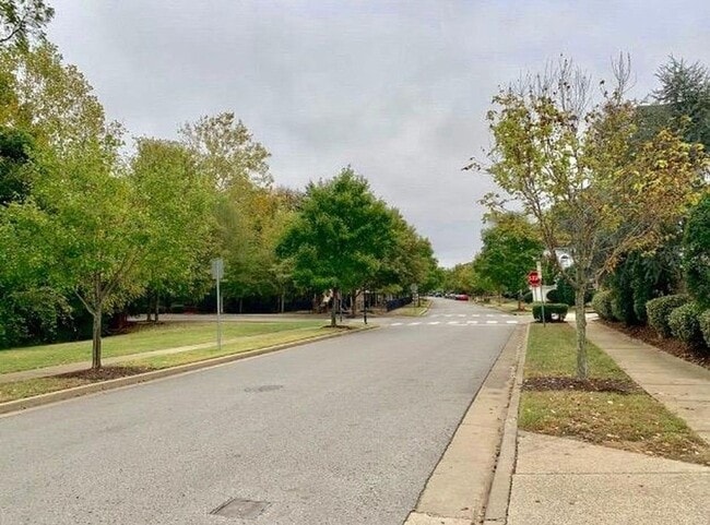 Building Photo - COMING SOON! Spacious 3BR/2.5BA Duplex in South Nashville | Pet Friendly | Prime 37211 Location N...