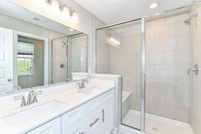 Building Photo - 6878 Sunstone Pl