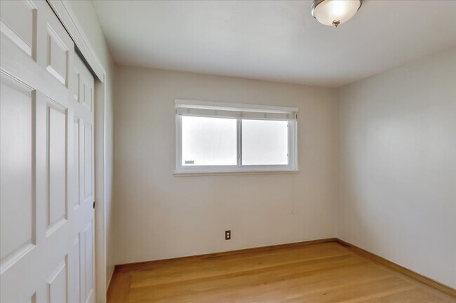 Building Photo - 1431 Niles Ave