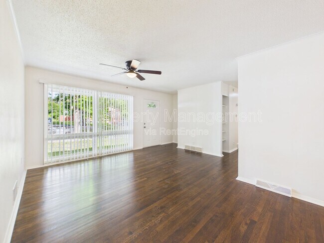 Building Photo - 4206 Vineyard Rd