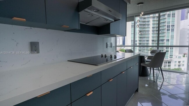 Building Photo - 16400 Collins Ave