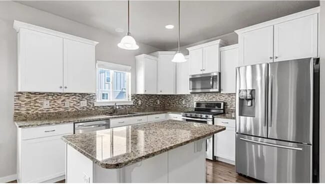 Building Photo - Your Next Home Awaits!