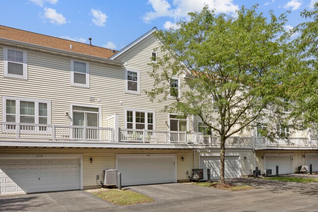 Building Photo - 5568 Cambridge Way