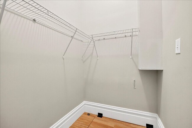 Building Photo - Soulard First Fleur