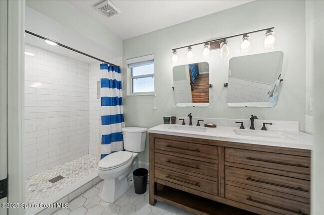 Building Photo - 1235 Pemberton Trail