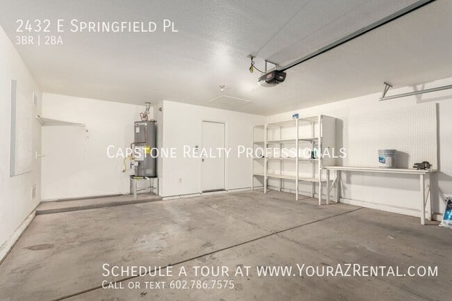 Building Photo - 2432 E Springfield Pl